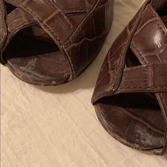 19. Colin Stuart Heels in Brown. Peek Toe. - Picture 8 of 9